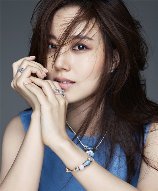 '문채원 남친 사칭' 남성, 징역 1년·집행유예2년 선고