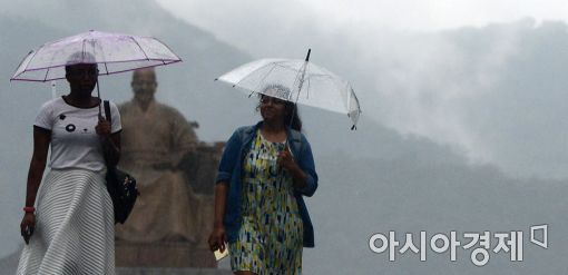 [포토]비가 와도 즐거운 관광