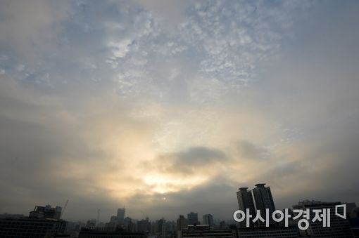 [포토]같은 동네 다른 구름