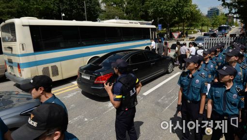 [포토]법원 들어서는 이재용 호송차량