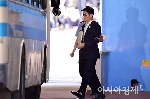 삼성 "승마 지원, 뇌물죄 성립안된다…청탁·돈·허위 계약서 없어" (종합)