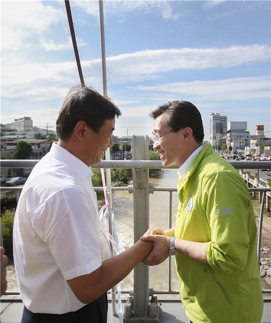 [포토]광주 동구·남구 오작교 교류 한마당 행사 ‘성황’ 