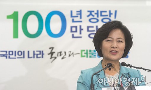 [포토]추미애 대표, 취임 1주년 기자간담회