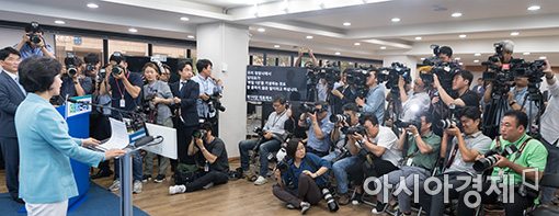 [포토]추미애 대표, 취임 1주년 기자간담회