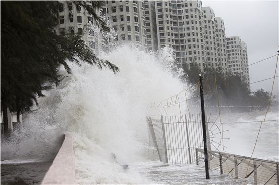 마카오, 태풍 파카에 적색경보 발령