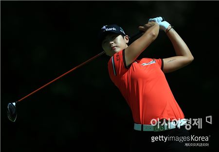 박성현의 뒤집기쇼 "2승 꿀꺽"(1보)