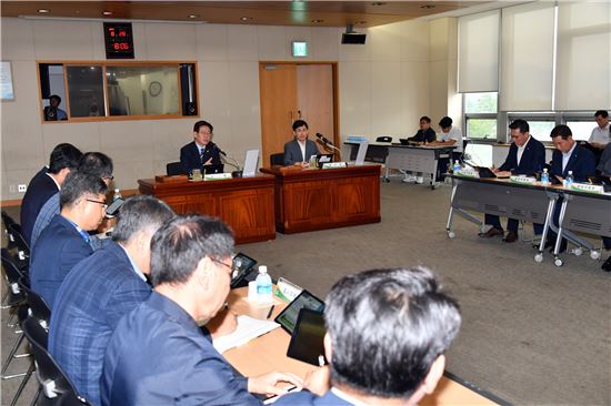 이재명 '소비자는 甲중에 甲'…"조례제정·전담부서 신설하라"