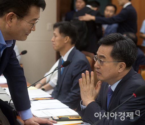 [포토]'궐련형 담배세 논의중'