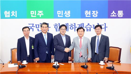 중기중앙회 "근로시간 단축부담 줄여야"…우원식 원내대표 방문