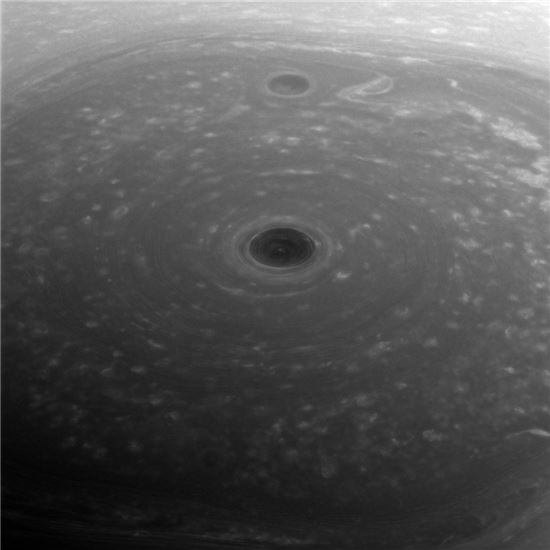 ▲카시니 호가 토성의 북극을 촬영했다.[사진제공=NASA]