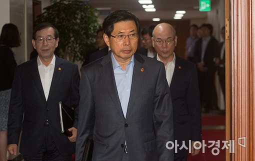 [포토]국무회의 참석하는 박상기 법무장관
