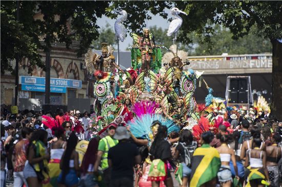 [포토]유럽 최대 거리 축제 노팅힐…'형형색색' 눈길