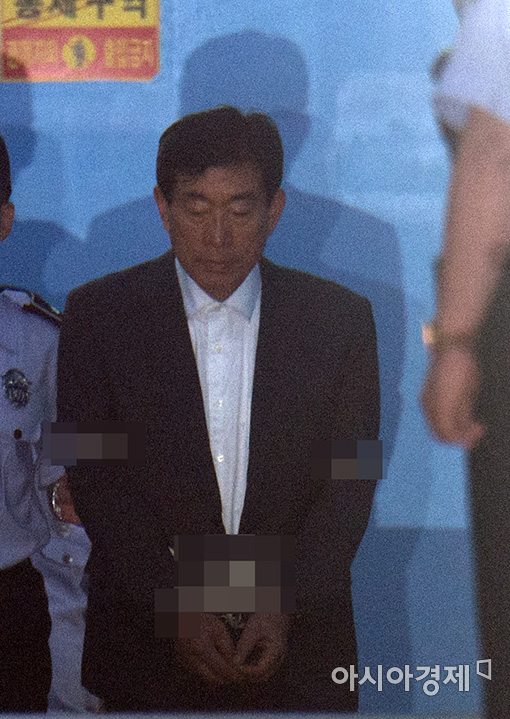 검찰, '불법 정치관여 의혹' 원세훈·박승춘 불구속 기소