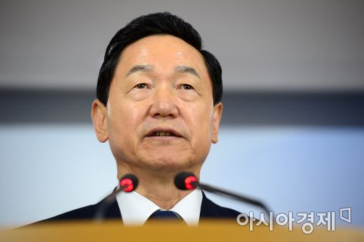 [포토]김상곤 부총리 "2021학년도 수능 개편안 1년 유예"