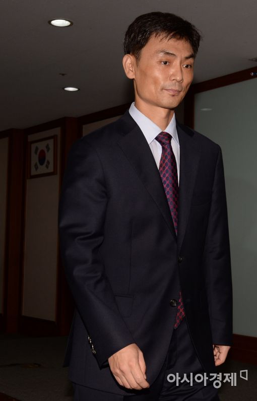 [포토]굳은 표정의 박성진 후보자