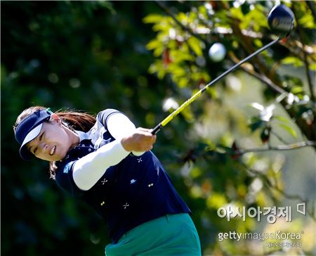 전인지의 첫 승 스퍼트 "6언더파 봤어?"