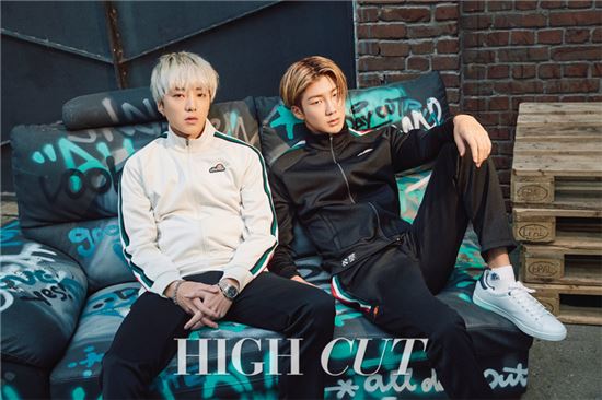 위너, 올드스쿨 분위기도 완벽…스트리트 패션 스타일도 굿