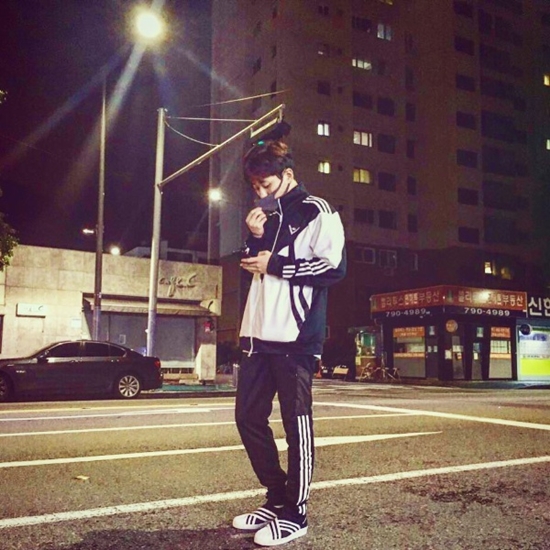 '발칙한 동거' 딘딘, '훈훈함' 가득 일상 모습 공개..."밤공기가 좋구먼"