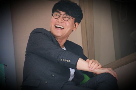 ‘돌싱 루머 해명’ 조항조, 누구길래?…‘서기 1999년’로 데뷔, ‘남자라는 이유로’ 큰 인기