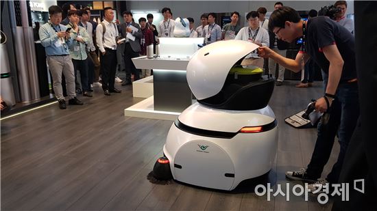 [IFA 2017] 송대현 LG전자 사장 "국민사랑 받는 건강한 1등 될 것"