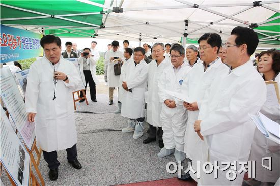 김영록 농식품부장관, 나주시 세지면 오리농가 방문 