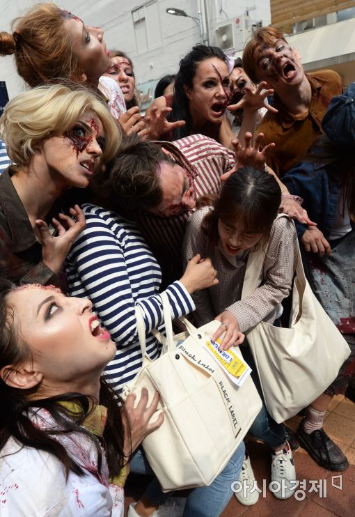 [포토]자비 없는 에버랜드 좀비 