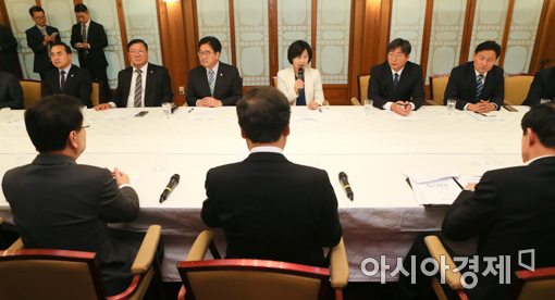 [포토]모두발언하는 추미애 민주당 대표