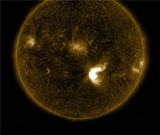 ▲지난 4일 태양에서 M5.5 등급의 플레어가 분출됐다.[사진제공=NASA]