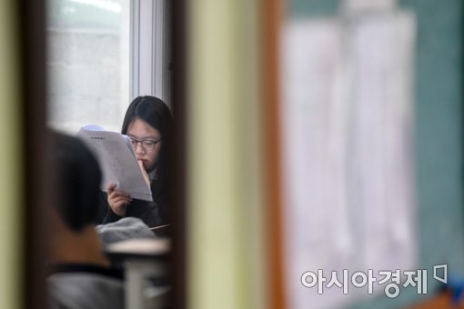[포토]수능 모의평가, '자신과의 싸움'