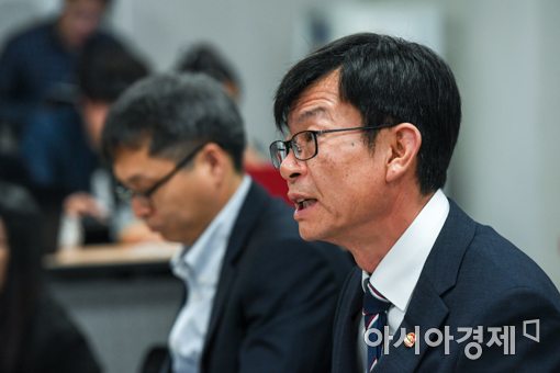[포토]모두발언하는 김상조 공정거래위원장