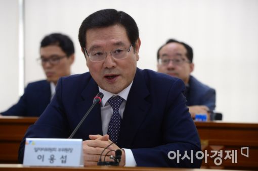 이용섭 "서비스업 집중 육성해 민간 일자리 창출"