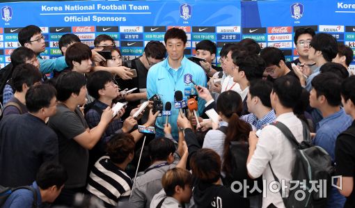 [포토]인터뷰하는 염기훈