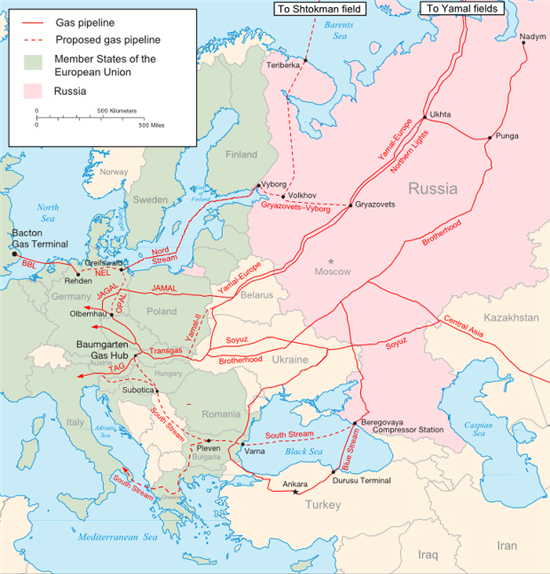 러시아에서 유럽으로 들어가는 천연가스 파이프라인 모습. 천연가스에 대한 러시아 의존도가 높아지고 러시아 이를 자원무기로 활용하면서 우회로 건설을 위한 노력이 계속되고 있다.(사진=위키피디아)