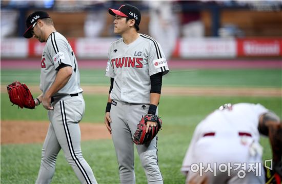 [포토]양석환, '주고 받은 건데 손해보는 기분이야'