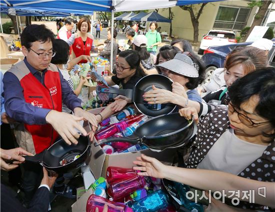 롯데마트·녹색소비자연대, 나눔이 그린 바자회 진행