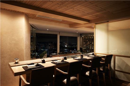 문턱 낮아진 호텔 레스토랑…"롯데호텔서울, 4만9천원짜리 점심 내놔"