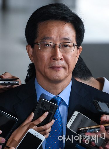 [포토]입 꾹 다문 민병주 전 국정원 심리전단장