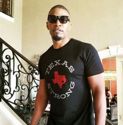 케이티 홈즈 연인 제이미 폭스, 허리케인 구조 티셔츠 입고 '근황 공개'