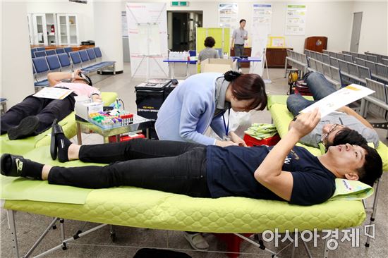 [포토]광주시 동구청 직원들 사랑나눔 헌혈행사 동참