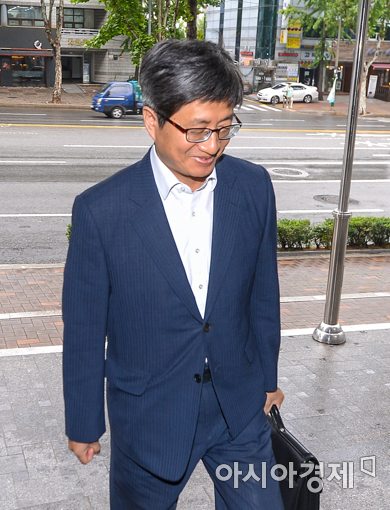 [포토]인사청문회 앞둔 김명수 대법원장 후보자 출근