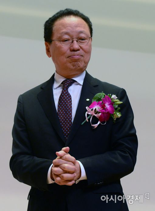 [포토]취임사 마친 최흥식 신임 금감원장