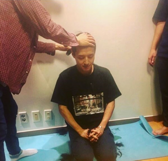 강하늘, 입대 전 공개한 사진은?..."이 친구들을 만났습니다"