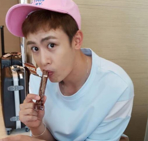 닉쿤, 태국영화 ‘브라더 앤 시스터’ 캐스팅…5년 만의 스크린 복귀