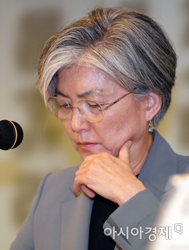 [포토]생각에 잠긴 강경화 외교부 장관