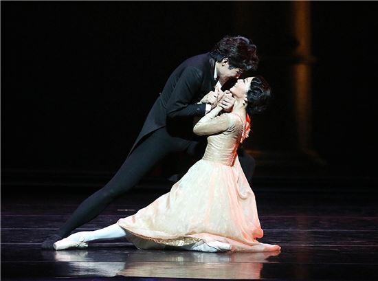 'UBC 간판스타' 황혜민·엄재용 부부, 11월 '오네긴'으로 동반 은퇴