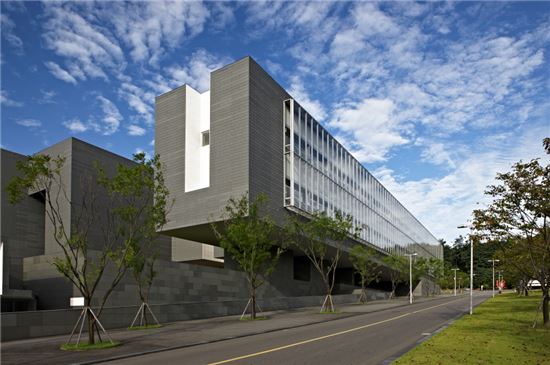 아모레퍼시픽, 제3회 차세대연구자상 시상식 개최