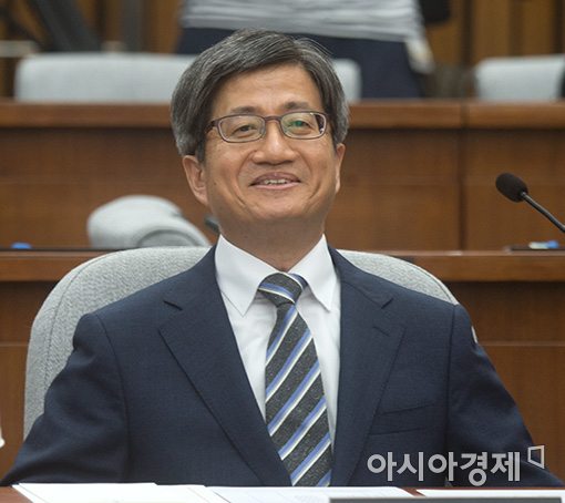 김명수, 인준안 통과에 화제몰이는 '국민의당'…알고보니 캐스팅보트?