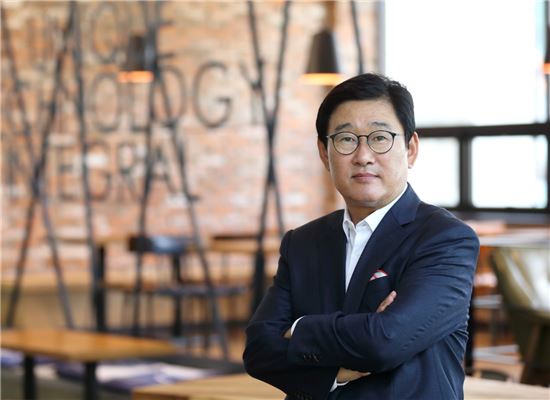 스마트폰 카메라 커버글라스 전문기업 유티아이 "포트폴리오 다변화로 지속성장할 것"