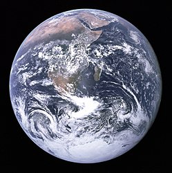 아폴로 17호에서 본 지구(사진=위키피디아)