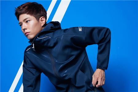 아이더, 애슬레저룩처럼 입는 '라잔 트레이닝복' 출시